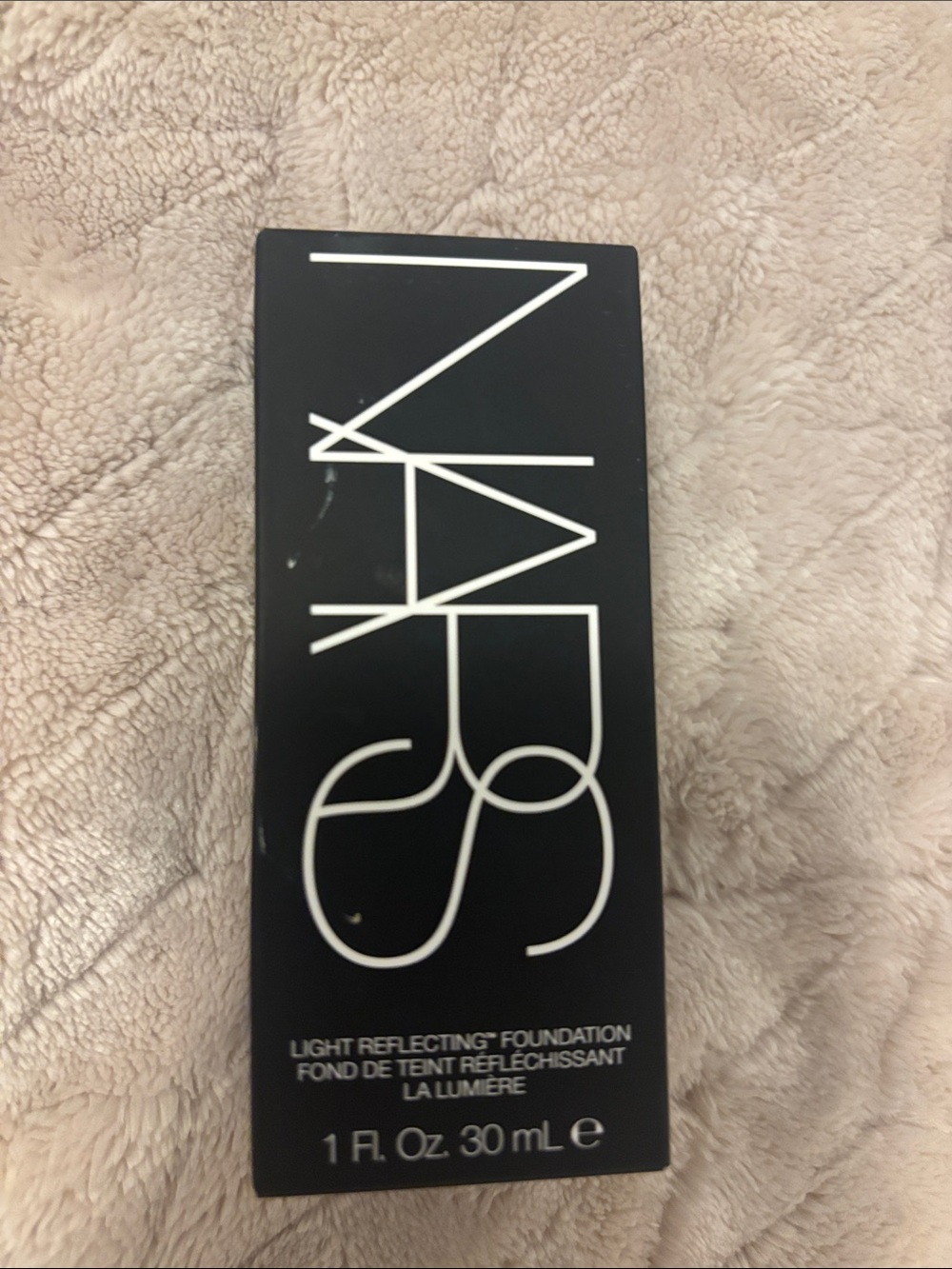Nars Light perfecting Foundation Oslo Light 1
